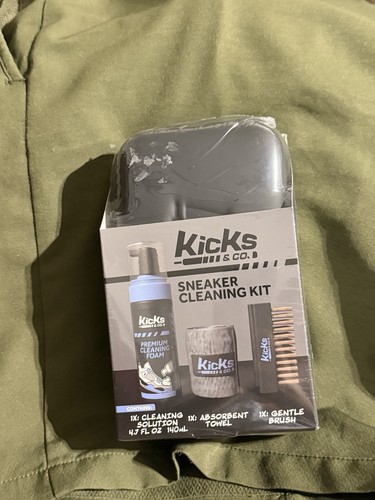 New sneaker cleaning kit - new,